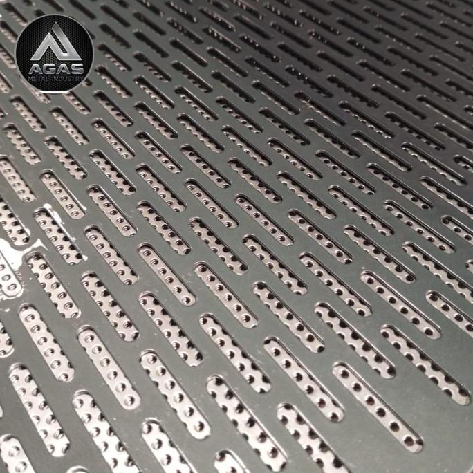 Homefix- Plat Lubang Besi Perforated Kapsul 5X30Mm Uk 120X240Cm