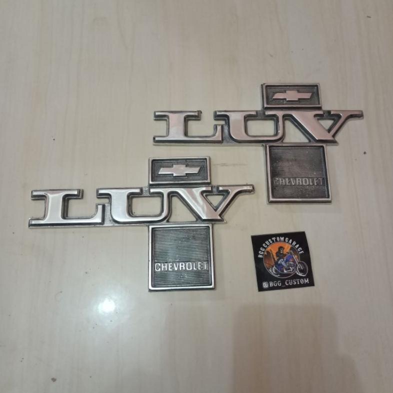 Emblem Chevrolet Luv