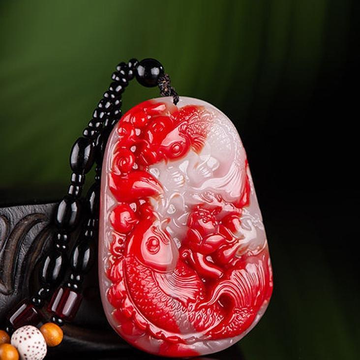 Liontin Ikan Koi Giok Batu Merah Putih / Kalung Tali + Liontin Giok Sintetis Ukiran Ikan Bahan Tebal