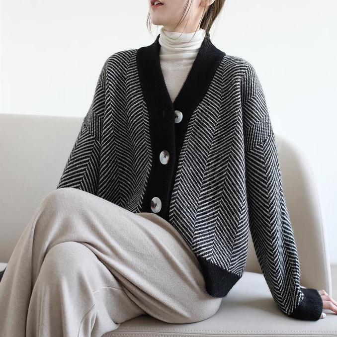 Cardigan Rajutan Longgar Bergaris Wanita 2 Warna