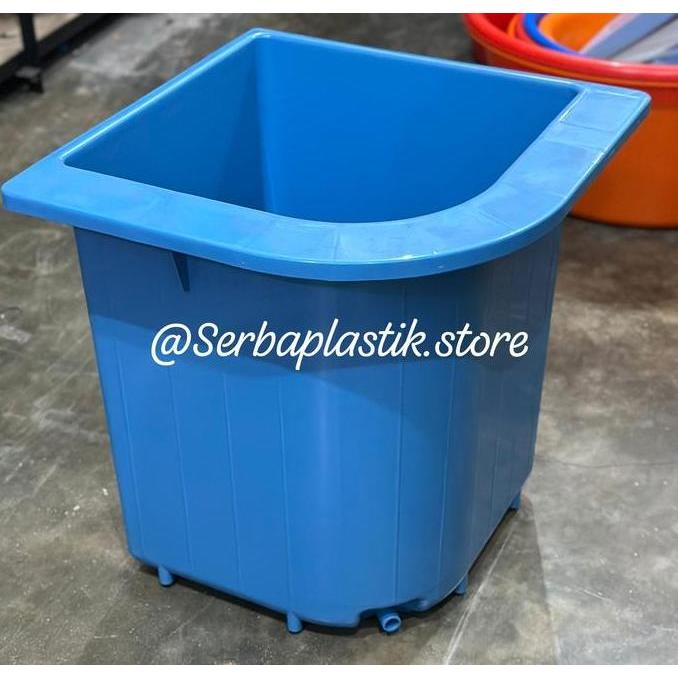 bak mandi plastik / bak air sudut / bak mandi sudut toilet dewasa ANG
