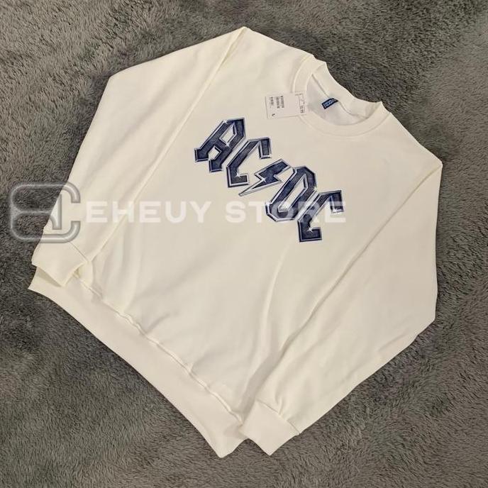 Hoodie Crop Wanita ACDC Logo Chrome- Hoodie Wanita Lembut Halus Kain Fleece 280-300GSM Tebal - Crewn