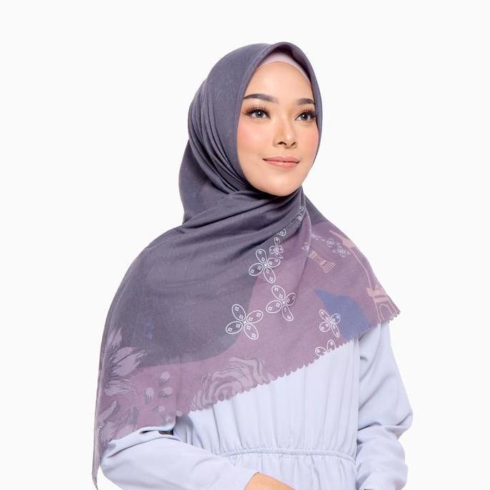 Dieocrd- Zm Zaskia Mecca - Yogya Scarf Kerudung Segi Empat Voal Hitam Syari Basic Edisi Yogyakarta M