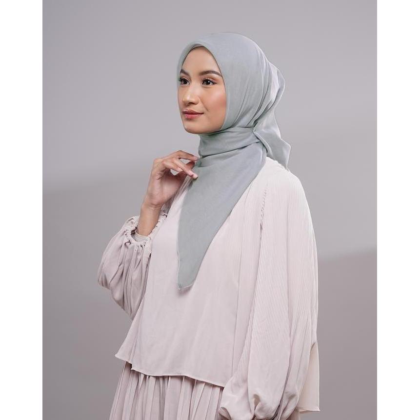 Dieocrd- Plain Paris Napocut (Segi Empat) Jilbab Simple