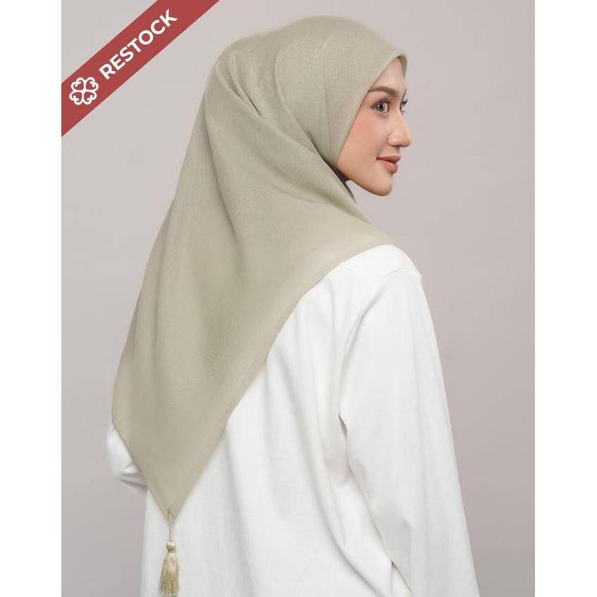 Terpopuler- Napocut Hijab - Plain Tassel - Hijab Segiempat Paris Jepang Premium Ronce 115 X 115 Cm B