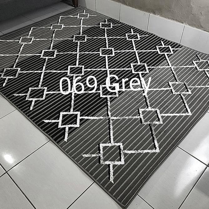 Karpet Permadani Abu-abu Hitam Putih Moderno 160x210 cm