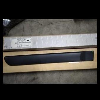 DISKON MOULDING PINTU BELAKANG NISSAN XTRAIL T30 82870/71-8H300 ORISINIL 