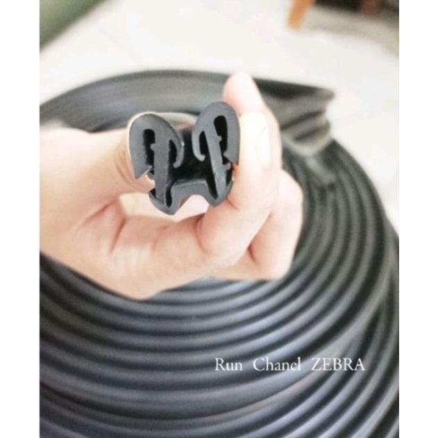 ] Run Chanel Zebra Karet Berkualitas Untuk Mobil Daihatsu