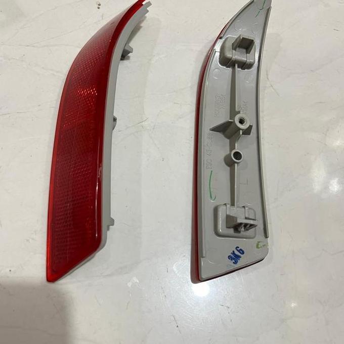 MATA KUCING/REFLEKTOR BEMPER BELAKANG ALL NEW AVANZA XENIA 2012-2024 ORIGINAL