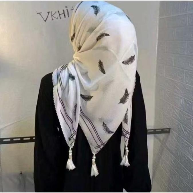 DB8 >> Hijab Segi Empat Bella Square Motif Bulu Merak Tassel Jambul Voal Muslim Nyaman Kerudung