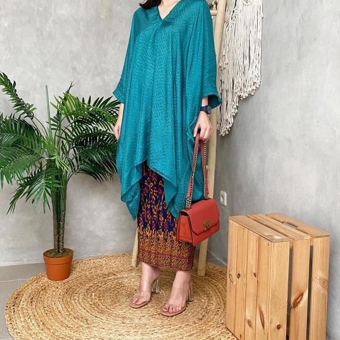 Lausboutique-Tunik Aruna Polos-Seri Rimba-Tunik Batik [Hanya Atasan]