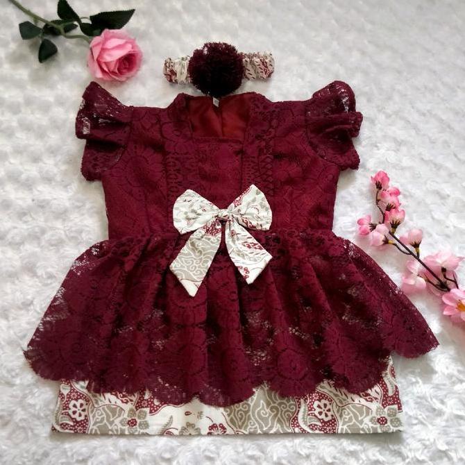 Diskont Kebaya Bayi / Kebaya Anak Perempuan / Setelan Baju Kebaya Bayi Model Kutubaru Modern Warna M