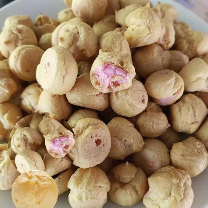 Soes Coklat stroberi 500g/1kg  Kue Sus Kering lsi Coklat  Strawberry Crisps & Puffed Snacks Simpan p