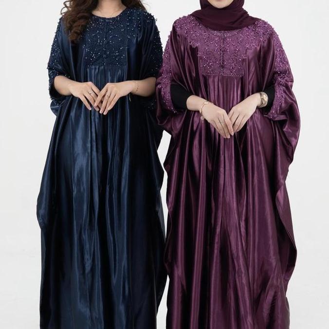 ADISA KAFTAN Kaftan Silk Scabell Mewah dengan Detail Beads dan Warna Navy & Ungu Elegan