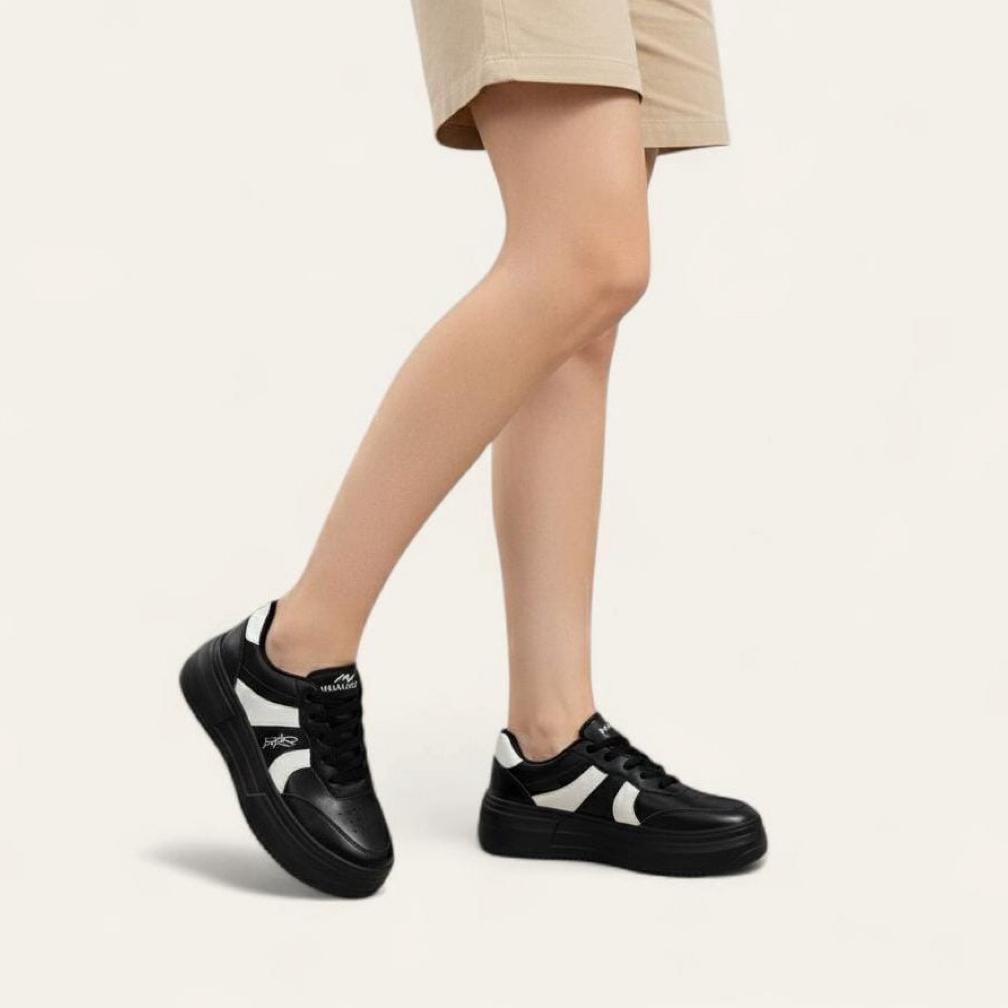 PAKET HEMAT MACATI SEPATU SNEAKERS HITAM PUTIH WANITA PRIA KOREAN STYLE TERBARU SEPATU SEKOLAH WANIT