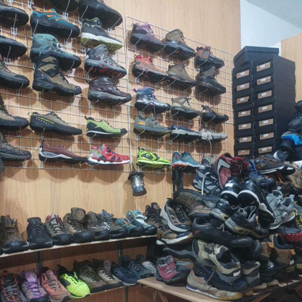 Hot Deals Sepatu Gunung Outdoor Second Original Kondisi Rekber
