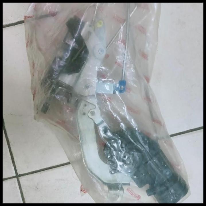 TERMURAH DAIHATSU ORI DOOR LOCK PINTU DEPAN/LH KIRI TARUNA 69040-87Z04 
