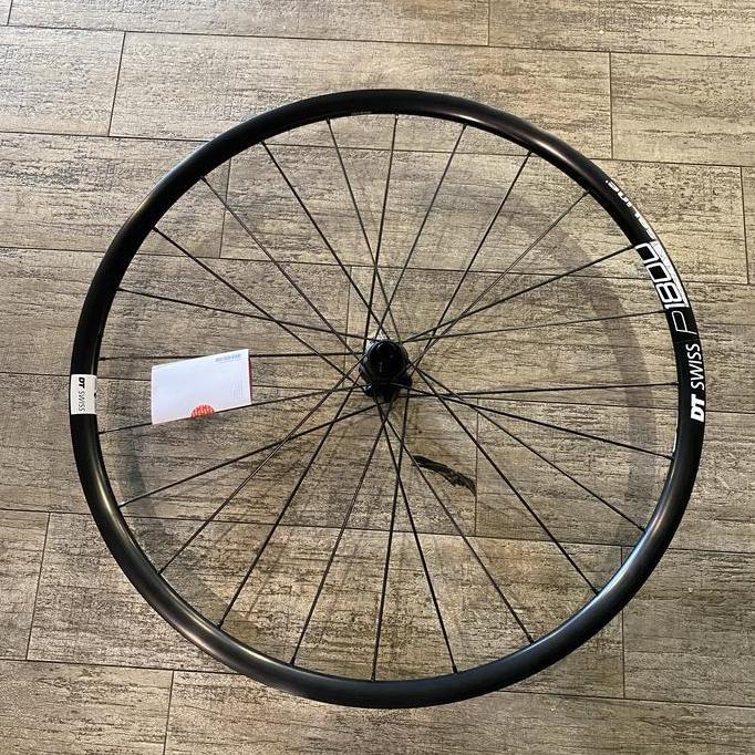 Wheelset Roadbike DT Swiss 700C Hub 1800 Spline Discbrake TA DTSwiss