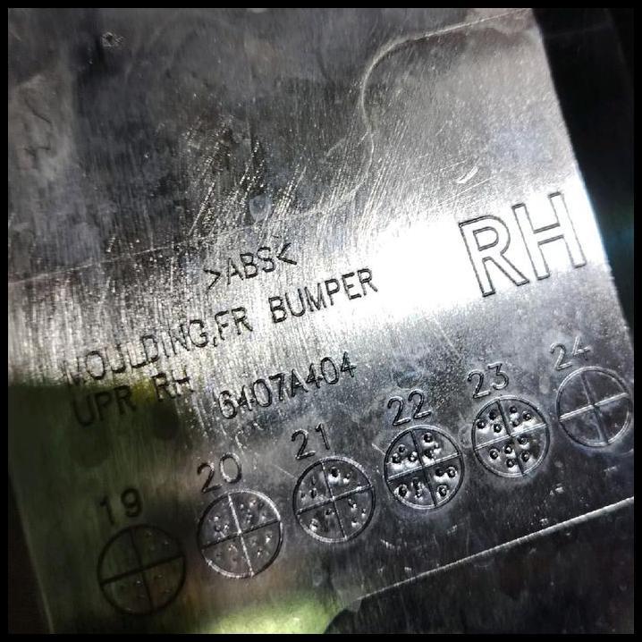 TERBARU GARNIS BEMPER DEPAN ATAS RH/KANAN MITSUBISHI PAJERO SPORT FACELIFT TAHUN 2021 ORIGINAL PART 