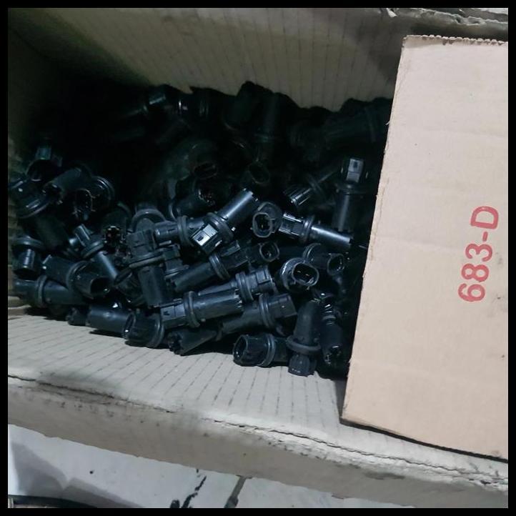 TERLARIS SOKET LAMPU MALAM MOBIL PANTHER CAPSUL TAHUN 2005 