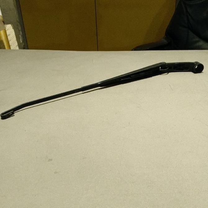 Arm Gagang Wiper Depan Kiri Fortuner 2005 2007 2009 2010 2011 2012 2013 2014 Original Bekas