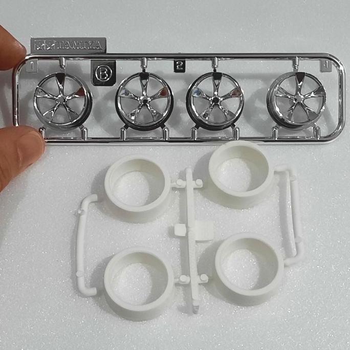 Ban Hard Medium Offset + Velg Original Tamiya