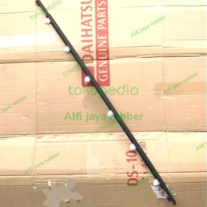 Pelipit Kaca Tengah Luar Avanza / Xenia All New 2012 - 2018 Ready