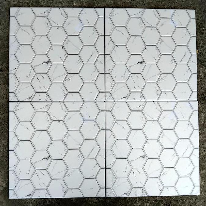 KERAMIK 40X40 HEXAGON ABU PUTIH GLOSSY SEMI KASAR murah