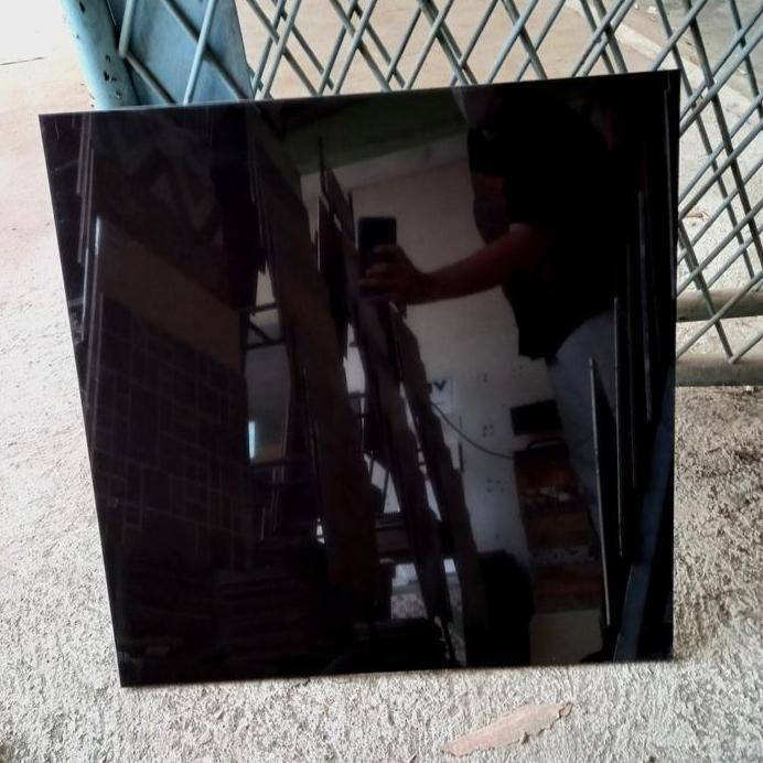 GRANIT LANTAI 60x60 HITAM GLOSSY-GRANIT RUANGAN-GRANIT BLACK murah