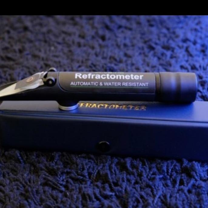 Vivaria refractometer salinity meter