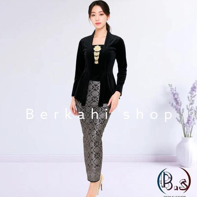 DS109 >> Setelan Kebaya Kutubaru Bludru Rok Songket Biru Elegan untuk Penampilan Memukau