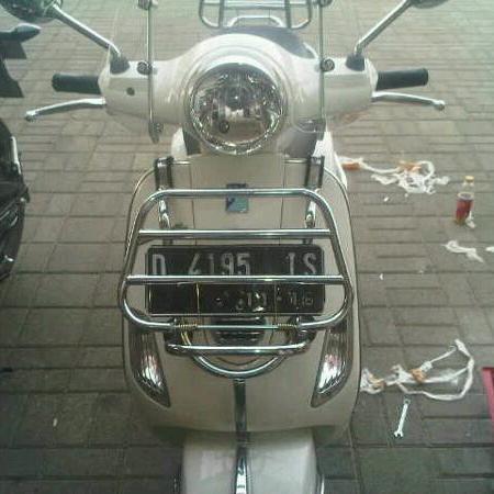 Front Rack/Frontrack Rak Depan Vespa Lx Dan S125/150.Aksesoris Vespa Original Dan Terpercaya