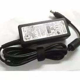 DF156 >> Adaptor Charger Laptop Samsung NP300 NP300E4V NP300E4X NP275 NP275E4V