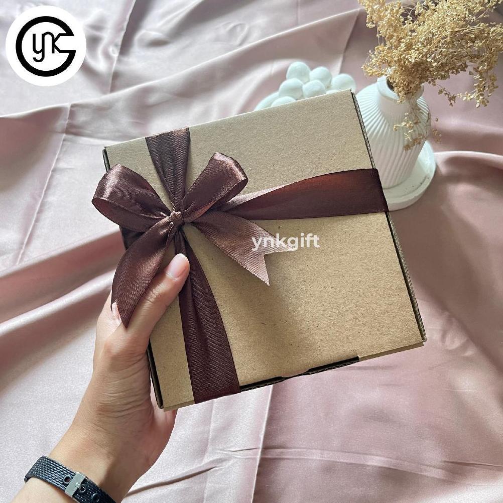 Awet Ynk Gift Hampers Sajadah + Alquran Traveling | Kado Wisuda, Ulang Tahun Cewek & Cowok, Hadiah I