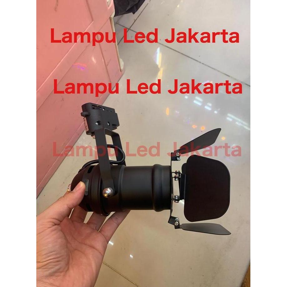 Kap lampu rell studio mini. Kap studio mini fitting rel. kap sayap original