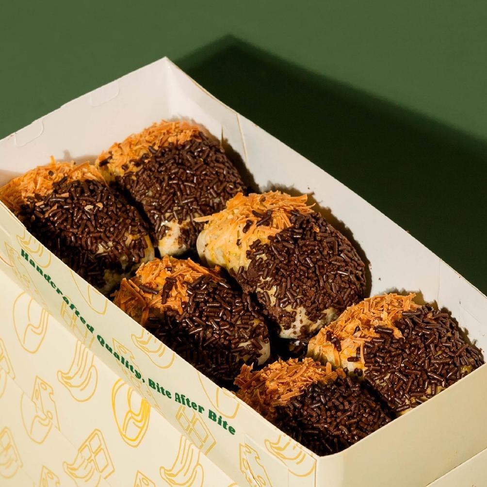 [ CHEESE BOLLEN] by The Bollen Baker / Pisang Bollen Coklat Keju Pum / Kue Pisang Coklat Keju Renyah