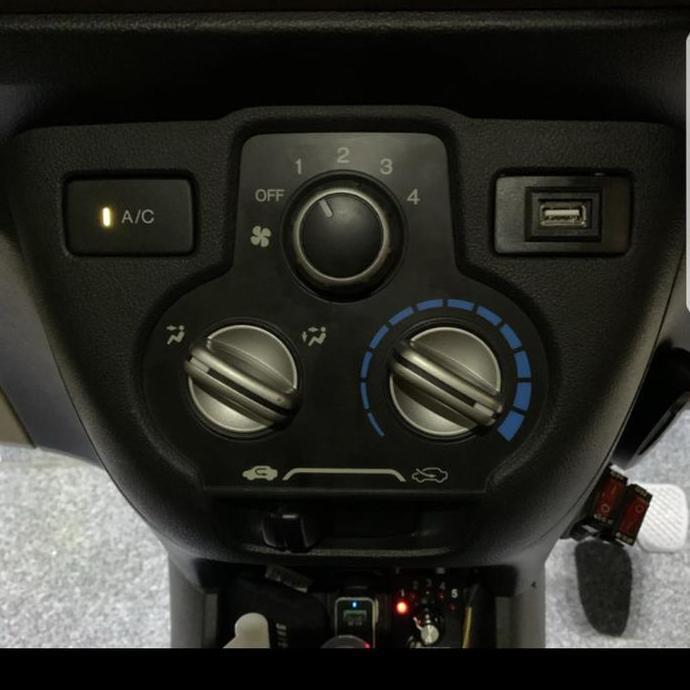 COLOKAN USB UNTUK MOBIL HONDA BRIO / JAZZ /CIVIC /ACCORD / CRV / FREED