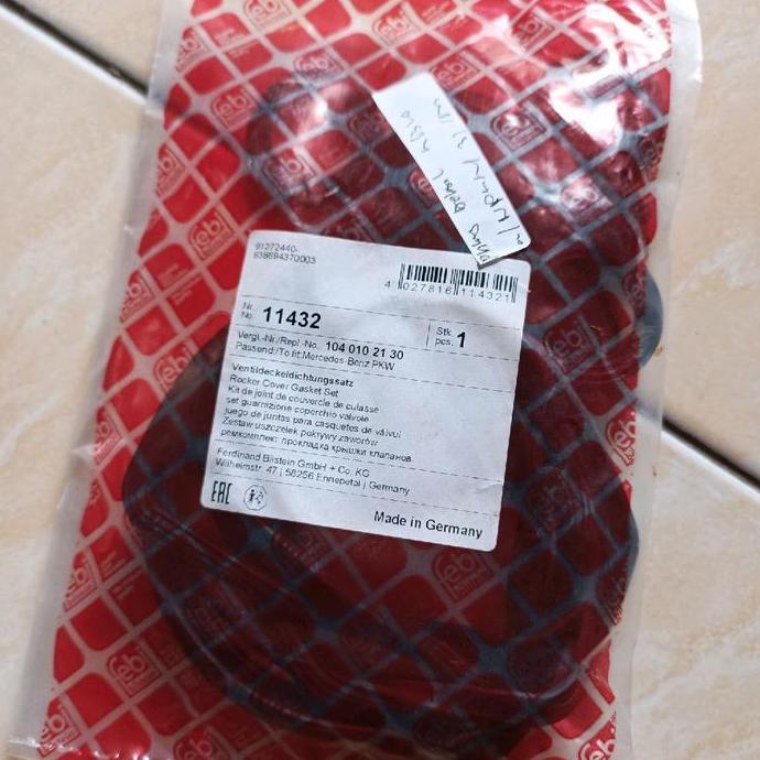 paking deksel/ tutup klep W124 W210 E320 W140 S320 M104 1040130