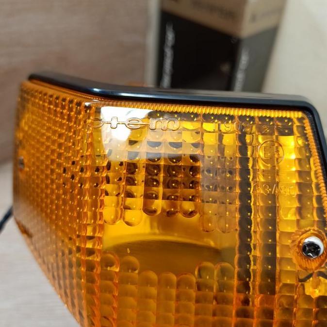 Promo lampu sein siem vespa px series original danmotor italy sen sign Diskon