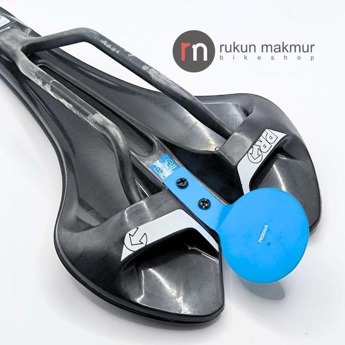 Promo PRO FALCON Carbon Road Cycling Saddle Flat Regular Fit 152 mm Rail 7 x 9 mm - Sadel Sepeda Bal