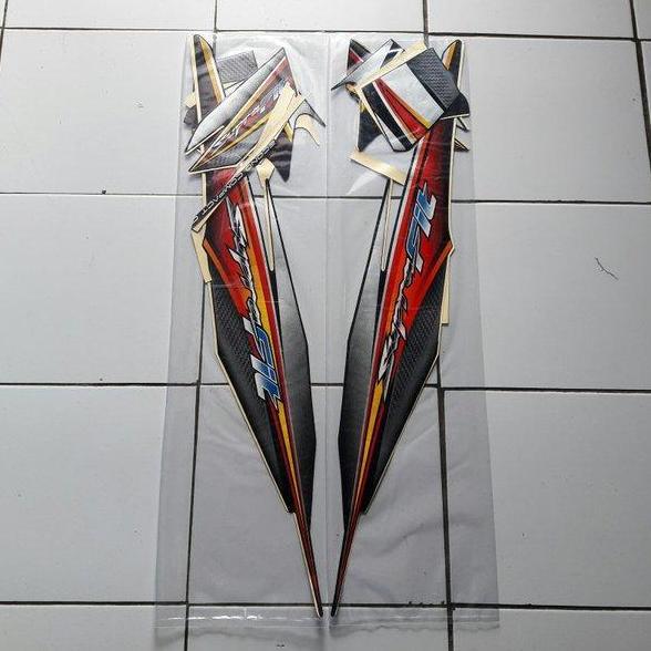 stiker striping body motor supra fit new 2006 hitam