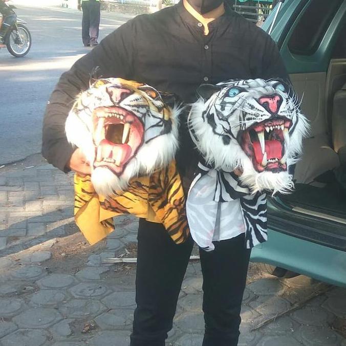 kepala macan singo barongan macanan Reog