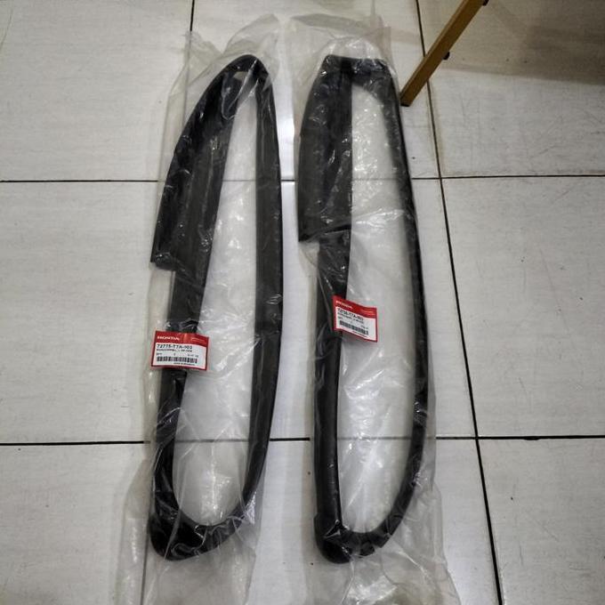 Aksesoris Keren Karet Chanel Run Kaca Pintu Belakang Hrv 2015-2021 Original