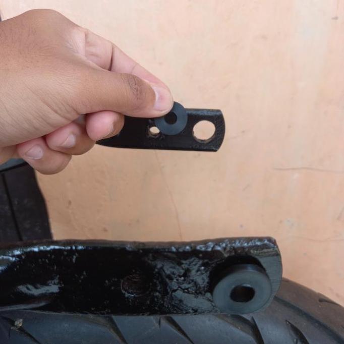 karet buntut rangka di spakbor belakang imitasi cg cg125 cg110 gl100