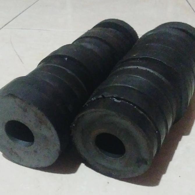 Magnet jenis ferrite model donat di ambil dari bekas magnet microwave