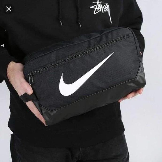 DM3982 010 Nike Brasilia Training Shoe Bag - Tas Sepatu Nike Multifungsi Anti Bau Unisex Original