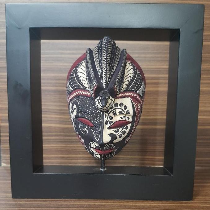 Souvenir Pajangan Topeng Kayu Batik Frame Ukuran S
