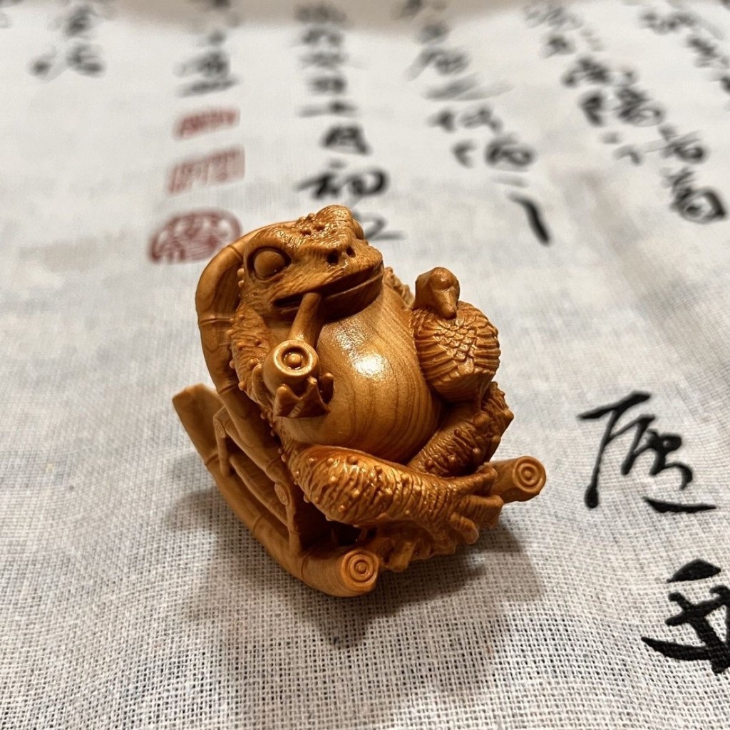 Carving|Thuja Wood Toad Carving Ornament|Wenwan Mascot