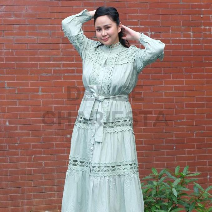 Denise Chariesta - Gamis Bordir Holang Kaya