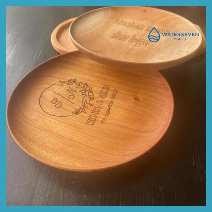 KERAJINAN KAYU - CUSTOM GRAFIR PIRING KAYU 20CM GRAFIR PIRING KAYU MAHONI D20 CM SOUVENIR KADO PACKI